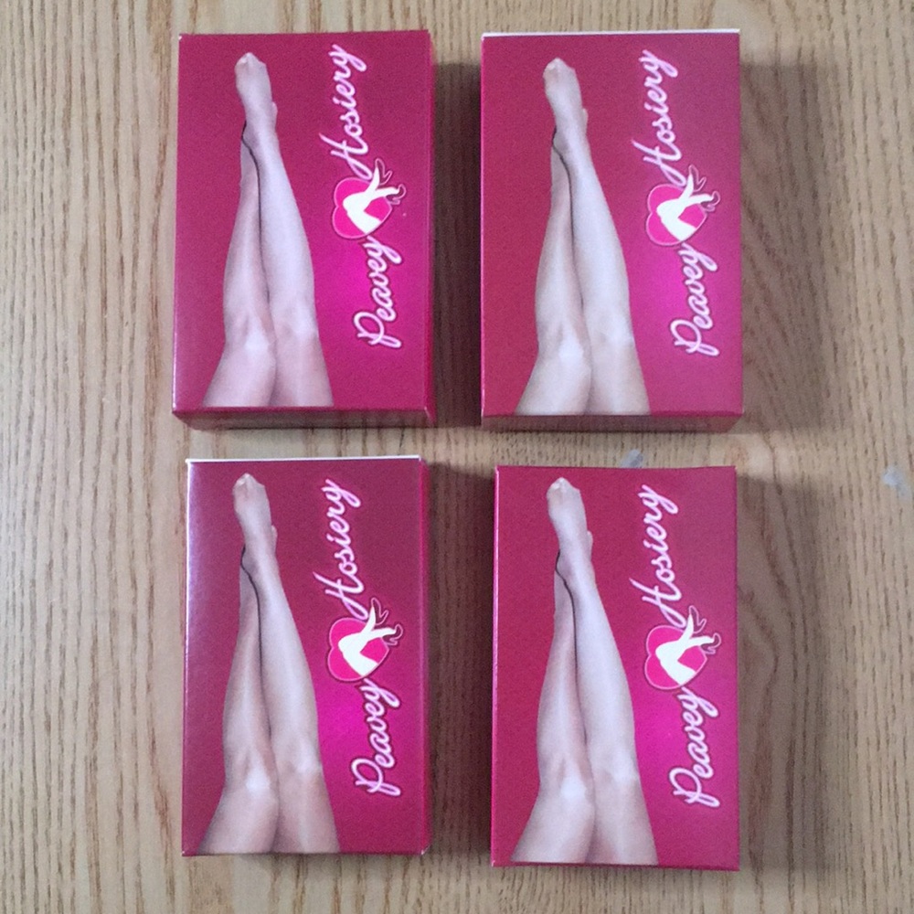 New Bundle Of 4 Hooters Girl Uniform Footed Ultra Pantyhose Champagne Size D